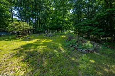 335 Elmira Trl, Hopatcong, NJ 07843 - Photo 30