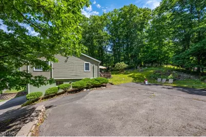 335 Elmira Trl, Hopatcong, NJ 07843 - Photo 32