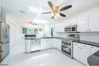 335 Elmira Trl, Hopatcong, NJ 07843 - Photo 10