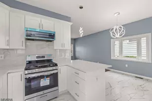 48 Farmingdale Rd, Woodbridge Township, NJ 08863 - Photo 14