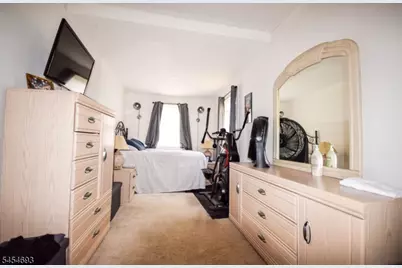 35 Hilton St, Clifton, NJ 07011 - Photo 10