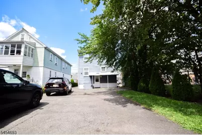 35 Hilton St, Clifton, NJ 07011 - Photo 4