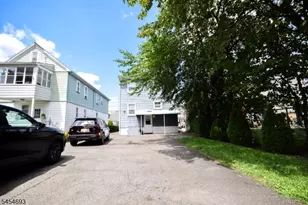 35 Hilton St, Clifton, NJ 07011 - Photo 4
