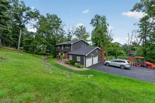 57 Longview Dr, Green Brook Township, NJ 08812 - Photo 2