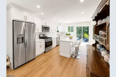 538 Cicilia Pl, Scotch Plains Township, NJ 07076 - Photo 2