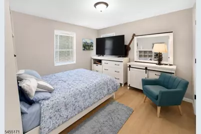 538 Cicilia Pl, Scotch Plains Township, NJ 07076 - Photo 6
