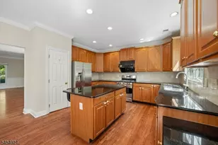 12 Watchung Dr, Bernards Township, NJ 07920 - Photo 10