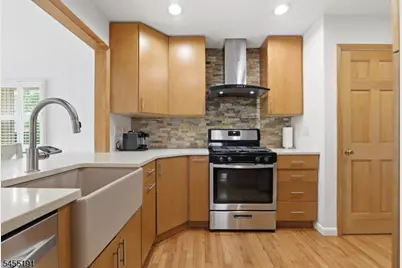 17 Westland Rd, Verona, NJ 07044 - Photo 6