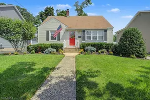 91 Lynwood Rd, Verona, NJ 07044 - Photo 1