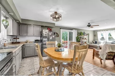 44 Allen St, Flemington, NJ 08822 - Photo 8