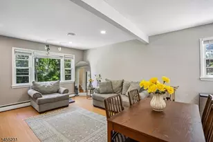 89 Knolls Rd, Bloomingdale, NJ 07403 - Photo 10