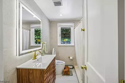 89 Knolls Rd, Bloomingdale, NJ 07403 - Photo 16