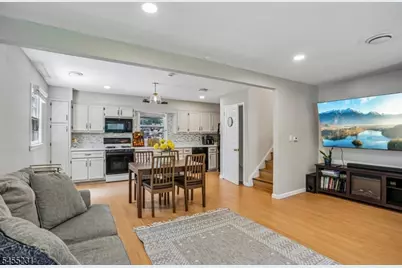 89 Knolls Rd, Bloomingdale, NJ 07403 - Photo 6