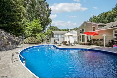 89 Knolls Rd, Bloomingdale, NJ 07403 - Photo 30