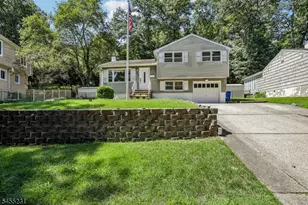 89 Knolls Rd, Bloomingdale, NJ 07403 - Photo 1