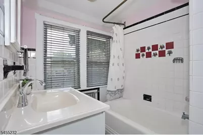 142 Wyckoff, Waldwick, NJ 07463 - Photo 22