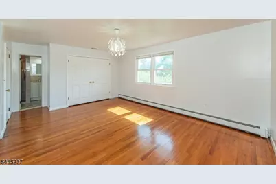 44 Daniels Dr, Clifton, NJ 07013 - Photo 6