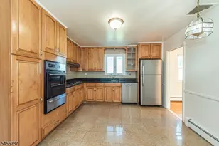 44 Daniels Dr, Clifton, NJ 07013 - Photo 8