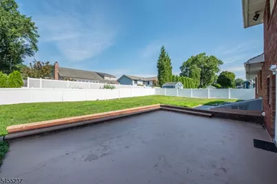 44 Daniels Dr, Clifton, NJ 07013 - Photo 22
