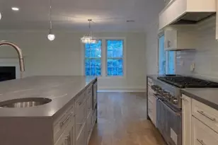 9 Crestview Ct, Montclair, NJ 07042 - Photo 2