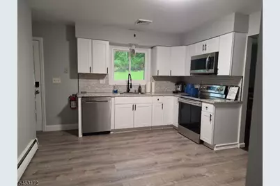 39 Old Croton Rd, Raritan Township, NJ 08822 - Photo 2
