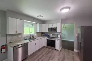 39 Old Croton Rd, Raritan Township, NJ 08822 - Photo 4