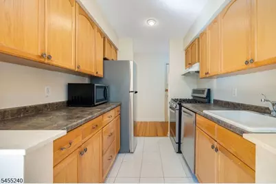605 Grove St #1, Clifton, NJ 07013 - Photo 8