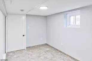 20 Edwin Pl, Newark, NJ 07112 - Photo 38