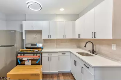20 Edwin Pl, Newark, NJ 07112 - Photo 28