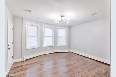 20 Edwin Pl, Newark, NJ 07112 - Photo 14