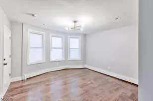 20 Edwin Pl, Newark, NJ 07112 - Photo 14