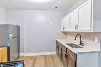 20 Edwin Pl, Newark, NJ 07112 - Photo 36