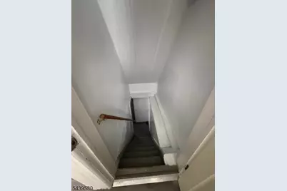 41 Outlook Ave, Hawthorne, NJ 07506 - Photo 8