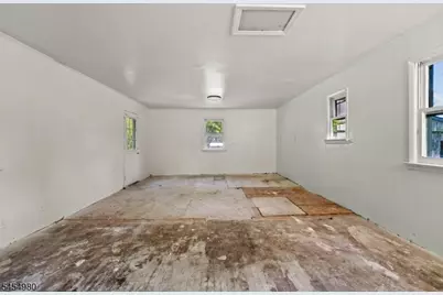 107 Oak Grove Rd, Raritan Township, NJ 08822 - Photo 18