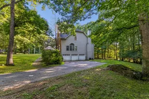 28 Crystal Rock Rd, Sparta Township, NJ 07871 - Photo 4