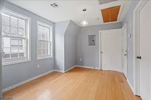 46 Halstead St, Newark, NJ 07106 - Photo 2