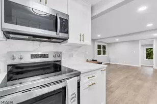 19 Sutton Rd, Hopatcong, NJ 07843 - Photo 10