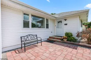 13 Briarwood Dr, Franklin Township, NJ 08873 - Photo 2