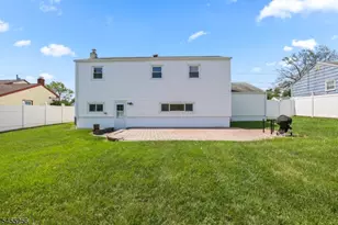13 Briarwood Dr, Franklin Township, NJ 08873 - Photo 32