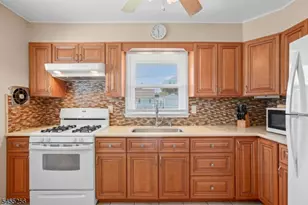 13 Briarwood Dr, Franklin Township, NJ 08873 - Photo 8