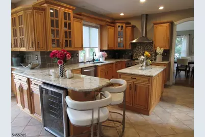 5 Pilgrim Ct, Cedar Grove, NJ 07009 - Photo 6