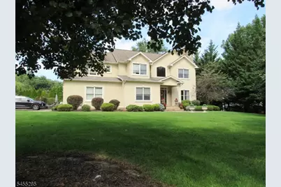 5 Pilgrim Ct, Cedar Grove, NJ 07009 - Photo 1
