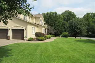 5 Pilgrim Ct, Cedar Grove, NJ 07009 - Photo 2