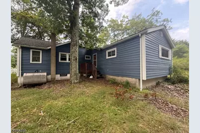 3 Illinois Trl, Hopatcong, NJ 07843 - Photo 2