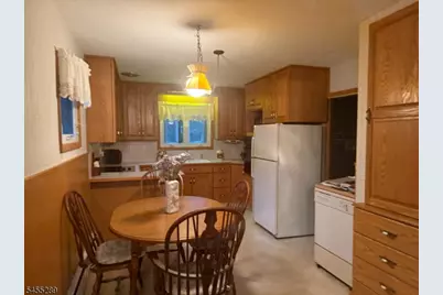 3 Illinois Trl, Hopatcong, NJ 07843 - Photo 4