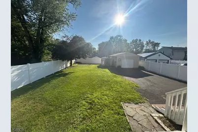 33 Harmon St, Lincoln Park, NJ 07035 - Photo 6