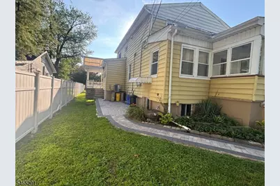 33 Harmon St, Lincoln Park, NJ 07035 - Photo 2