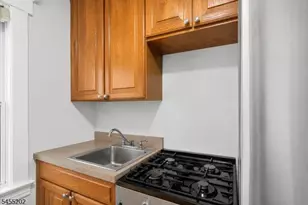 7 Laurel Pl, East Rutherford, NJ 07073 - Photo 24