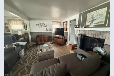 33 Mohawk Trl, Jefferson Township, NJ 07849 - Photo 4