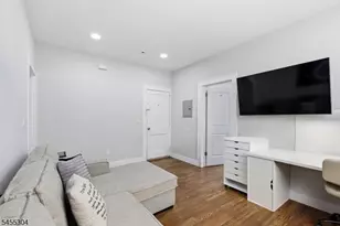 27 Lindsley Pl, East Orange, NJ 07018 - Photo 6